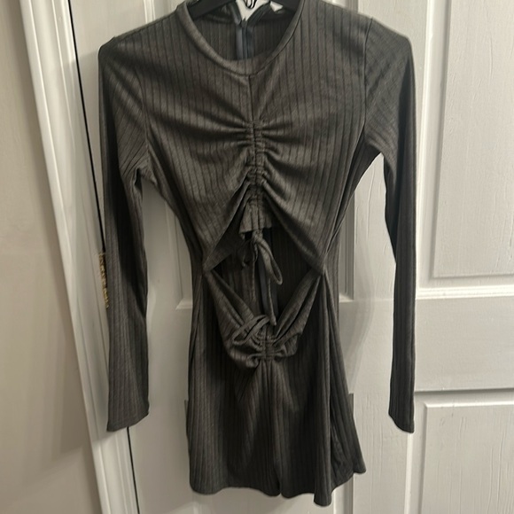 SHEIN Dresses & Skirts - SHEIN gray ribbed knit, long sleeve dress. Cut out belly. Mini length size M